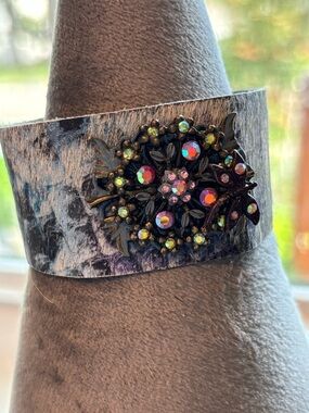 Handmade cowCrystal Floral Cuff Bracelet in Iridescent Black & Purple
